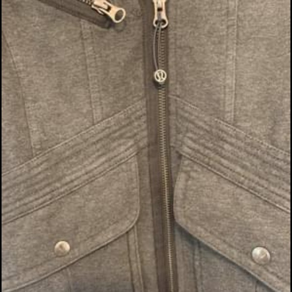 Size 2 zip up sweater - Picture 3 of 4